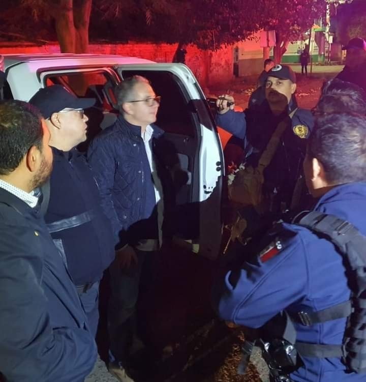 Anoche, personal de la Fiscalía fue informado que se había perdido contacto con el legislador que en compañía de tres personas se trasladaba a Zamora, tras haber acudido a una actividad a la ciudad de Uruapan, a bordo de una camioneta Teramont.