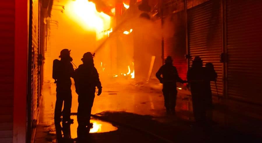 Ante ello personal de bomberos de Protección Civil Estatal, en conjunto con elementos de bomberos de Cuitzeo, Tarímbaro, Moroleón, Yuriria y Uriangato se coordinaron para atender el siniestro.