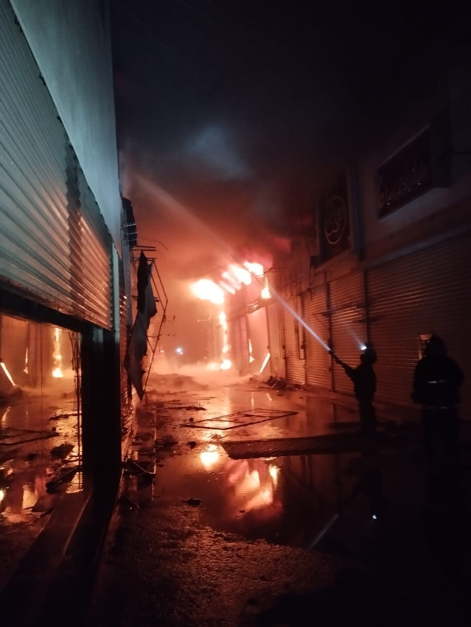 No es la primera vez que el referido lugar arde en llamas, pues el pasado 26 de enero de 2022 también ocurrió algo similar y se quemaron 40 negocios.