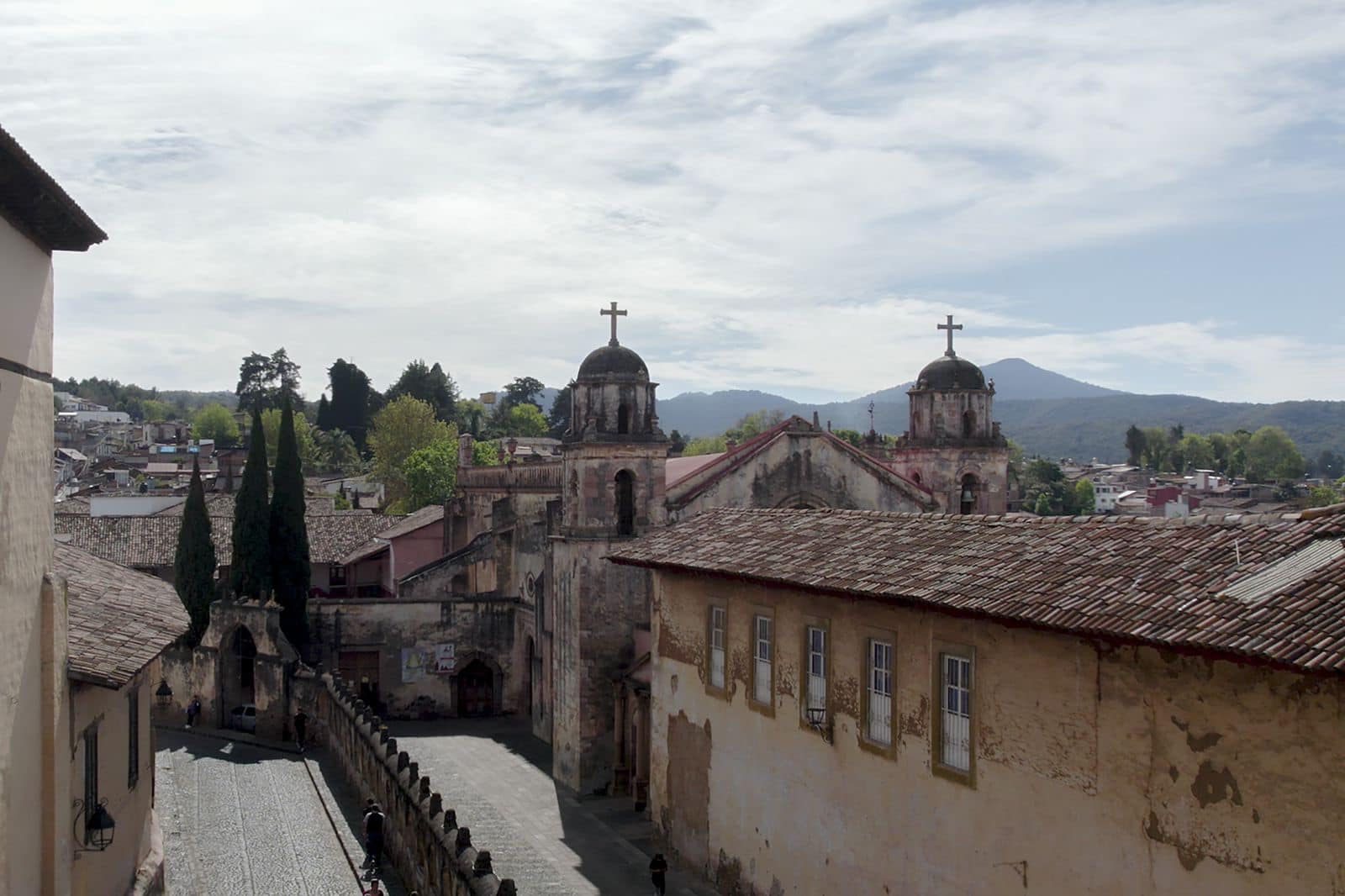 Este municipio tiene muchas leyendas y una de las más famosas es la del “balcón tapiado”, donde un sastre no permitía que su hija viera a su novio y para evitar que ésta se escapara tapó las ventanas de su cuarto, impidiendo así que la joven se asomara al balcón; hoy en día es posible ver esa ventana desde una de las plazas.