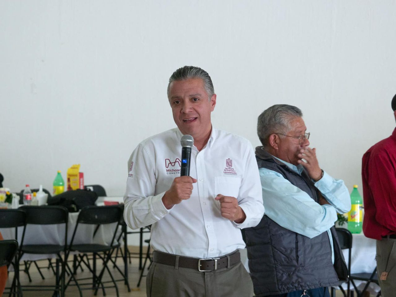 Luis Navarro expresó que como moreliano de nacimiento, ciudadano y funcionario público, le resulta grato saber que existe en la ciudad una agrupación organizada, un gremio que ejerce un oficio digno y bueno, con la noble responsabilidad de promover los atractivos, la belleza y la historia del centro histórico de la capital de Michoacán.