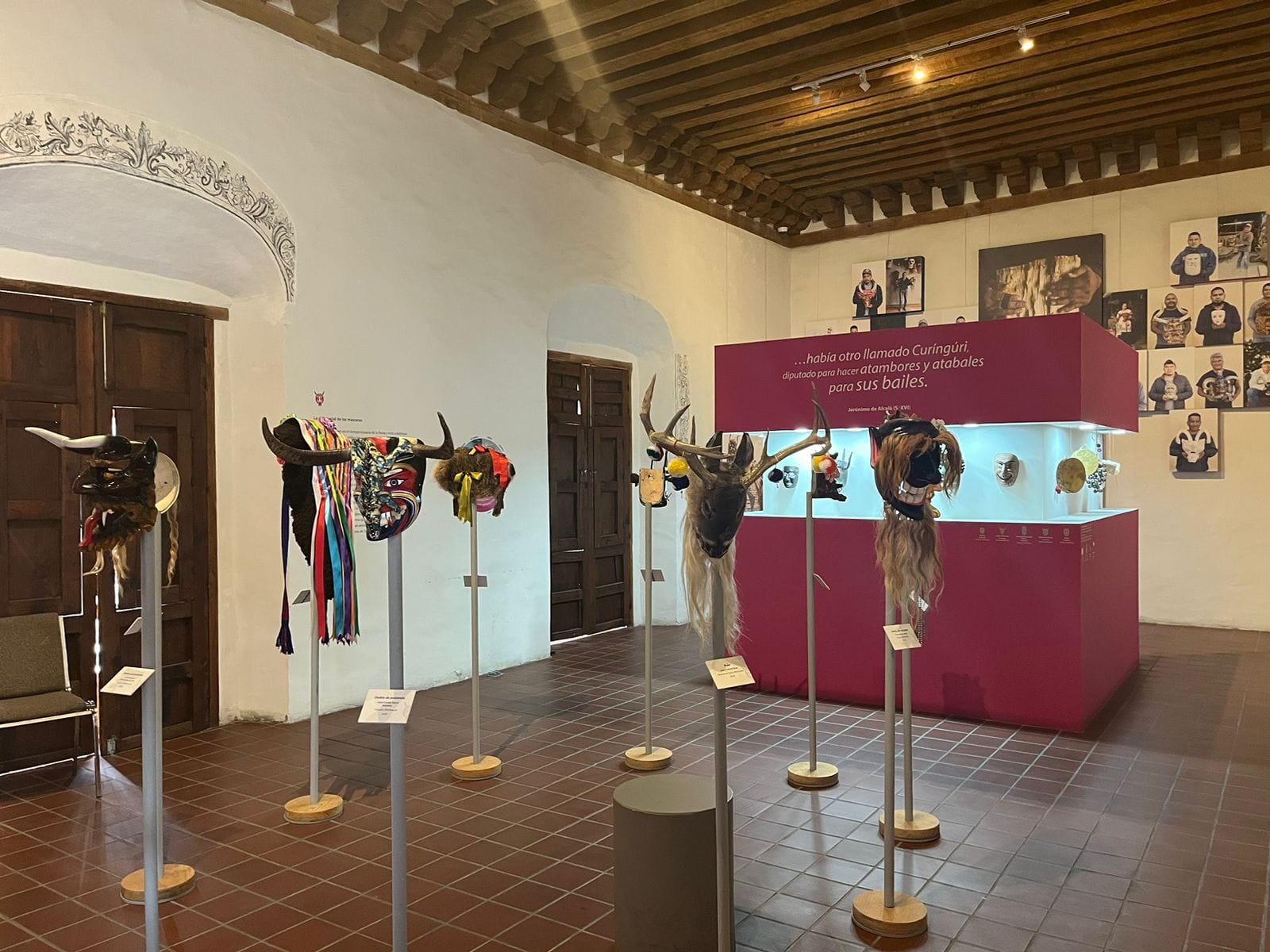 Una de las exposiciones que más llama la atención es Cóncavo y Convexo, una colección de máscaras artesanales representativas de todo el estado y la relación de estas con las distintas festividades y las danzas tradicionales.