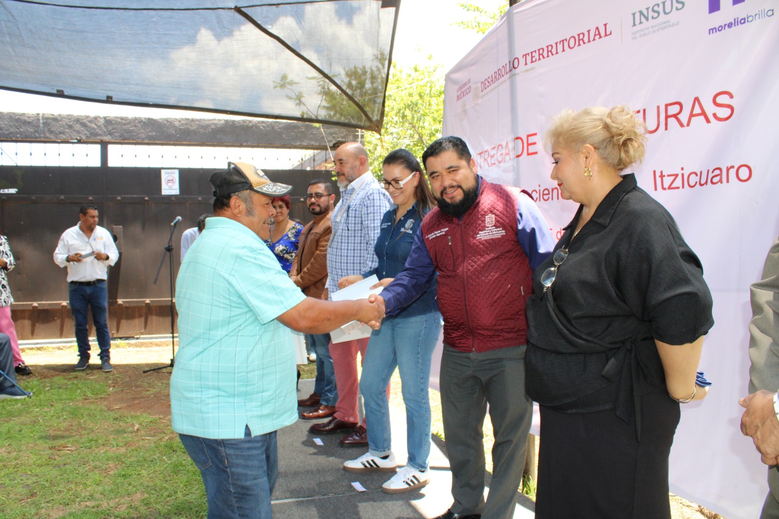 El director general del Instituto, Alfredo Flores Vargas, señaló la importancia de contar con la certeza jurídica de su patrimonio. "La entrega de estas escrituras brinda a los colonos la tranquilidad y seguridad de que sus propiedades están legalmente reconocidas", afirmó.