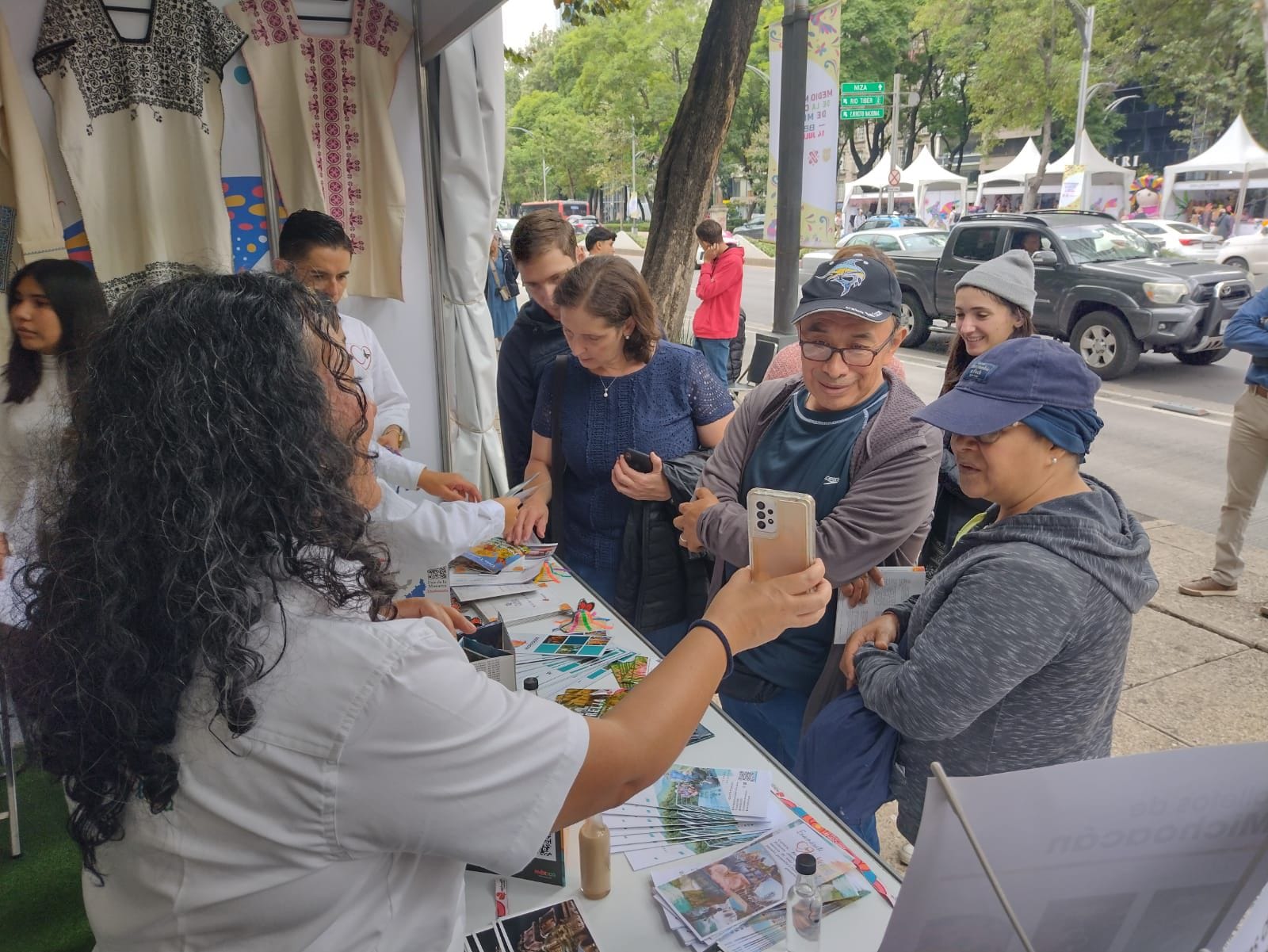 Michoacán se encuentra presente en el Festival Turístico de la Ciudad de México, plataforma en la que se promocionan las experiencias y atractivos de las siete regiones del estado: Morelia, Pátzcuaro, Uruapan, Zamora, Apatzingán, Playas de Michoacán y País de la Monarca.